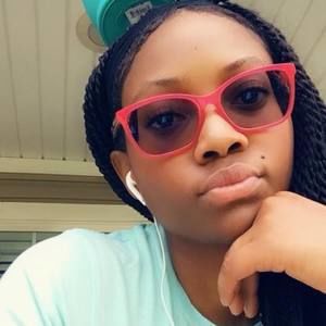 Meet your Posher, Victoria